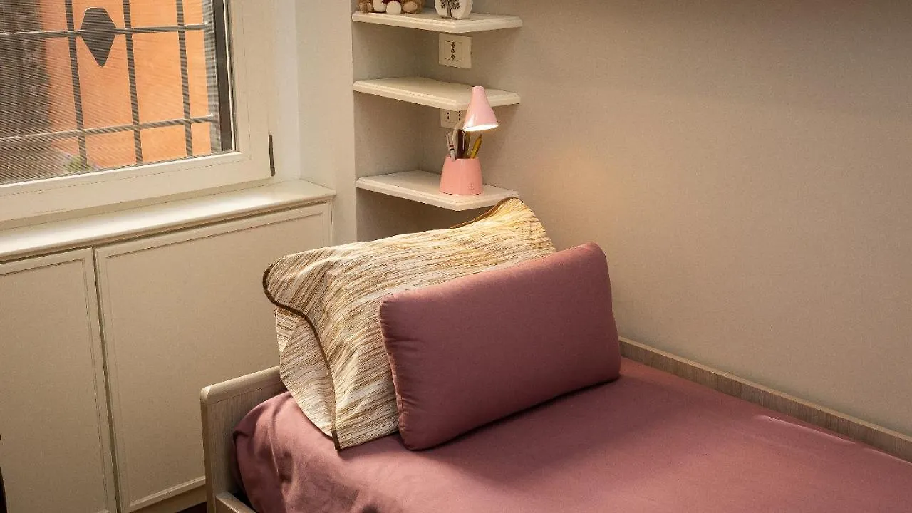 Gregoriana Luxury Rental In Roma Apartamento